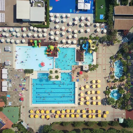 Bella Resort *